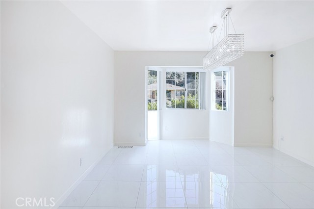 Detail Gallery Image 18 of 52 For 2255 E Chevy Chase Dr, Glendale,  CA 91206 - 4 Beds | 3 Baths