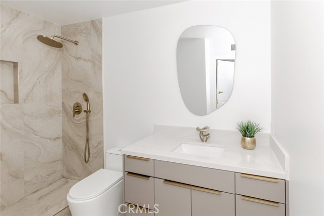17101 Dearborn Street, Northridge CA: https://media.crmls.org/medias/8517567e-437f-4632-8cca-32f85e12bd04.jpg