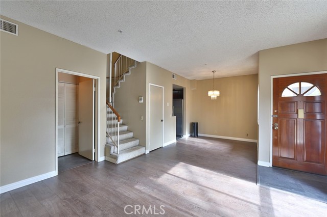 Detail Gallery Image 6 of 32 For 222 S Catalina Ave #9,  Pasadena,  CA 91106 - 3 Beds | 3/1 Baths