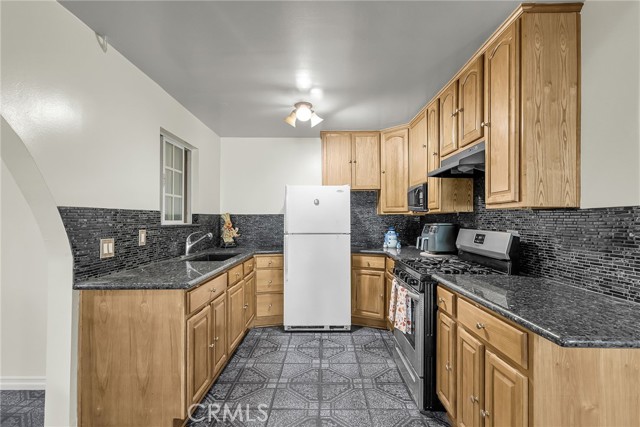 Detail Gallery Image 12 of 22 For 604 E Ash St, Brea,  CA 92821 - 4 Beds | 2 Baths