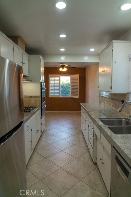 Detail Gallery Image 16 of 59 For 20121 Comanche Pl, Winnetka,  CA 91306 - 3 Beds | 2 Baths