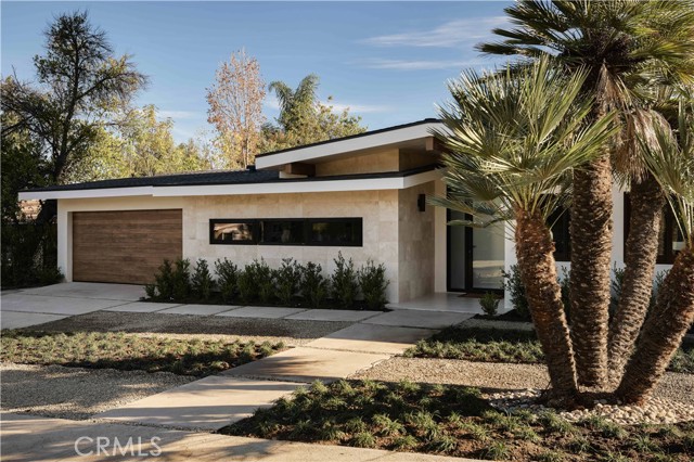 Detail Gallery Image 2 of 33 For 23740 Killion St, Woodland Hills,  CA 91367 - 4 Beds | 3 Baths