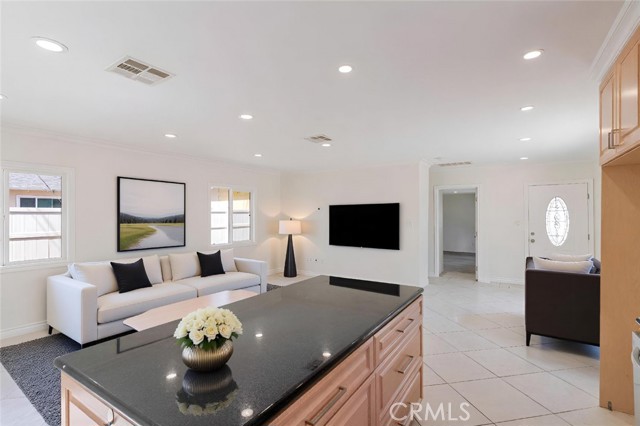 Detail Gallery Image 10 of 40 For 7707 Teesdale Ave, North Hollywood,  CA 91605 - 1 Beds | 1 Baths