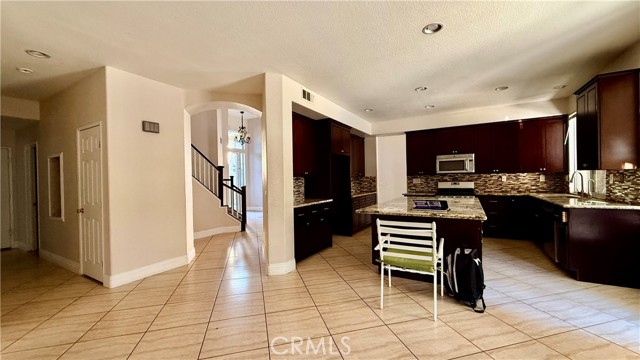 Detail Gallery Image 19 of 43 For 2659 Flora Spiegel Way, Corona,  CA 92881 - 6 Beds | 4 Baths