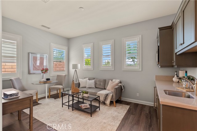 46 Dogwood, Lake Forest CA: https://media.crmls.org/medias/851b66d5-1b1f-408a-a463-e7d846fd744b.jpg