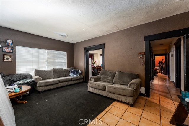 Detail Gallery Image 16 of 42 For 224 S Victoria Ave, Corona,  CA 92879 - 5 Beds | 2/1 Baths
