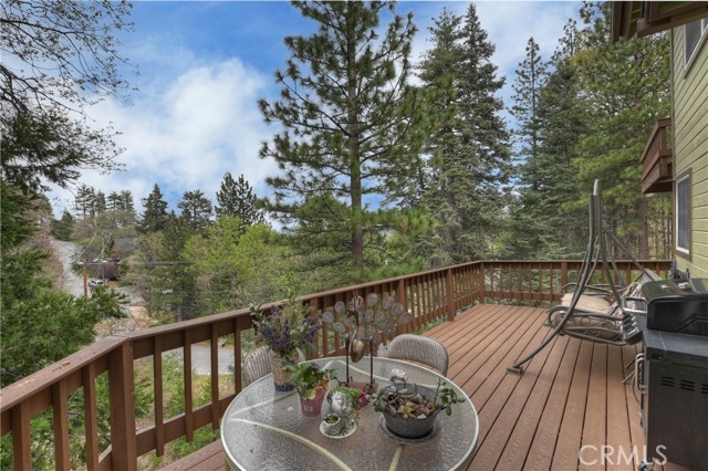 26349 Walnut Hills Drive, Lake Arrowhead CA: https://media.crmls.org/medias/851d83e3-2c3a-4880-b1ae-fd0abb1b8aa9.jpg