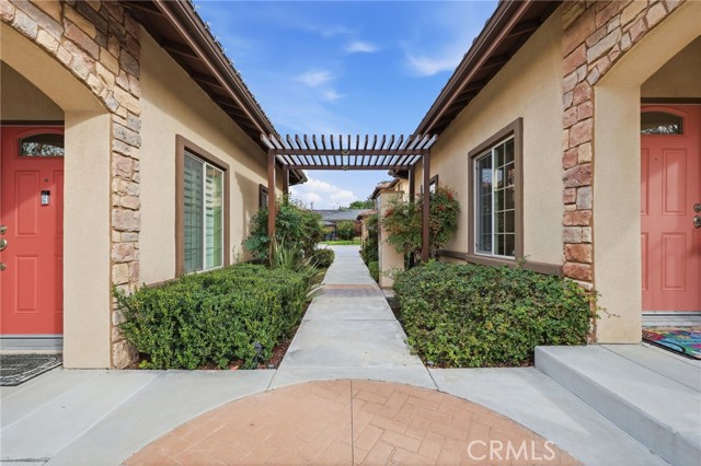 Detail Gallery Image 2 of 39 For 601 N Walnut, La Habra,  CA 90631 - 3 Beds | 3 Baths