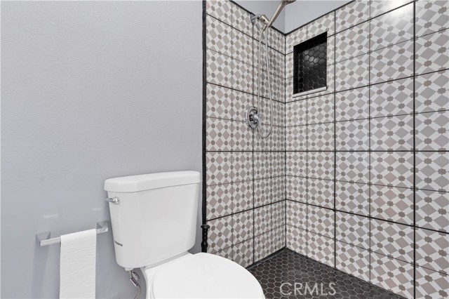 Detail Gallery Image 29 of 34 For 13261 via Del Lago, Victorville,  CA 92392 - 5 Beds | 3 Baths