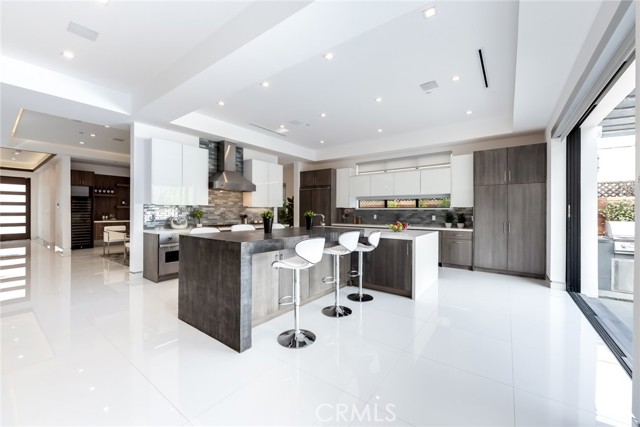 12732 Hortense Street, Studio City CA: https://media.crmls.org/medias/851e9dd1-22a3-43af-9cd5-300507fcfe85.jpg
