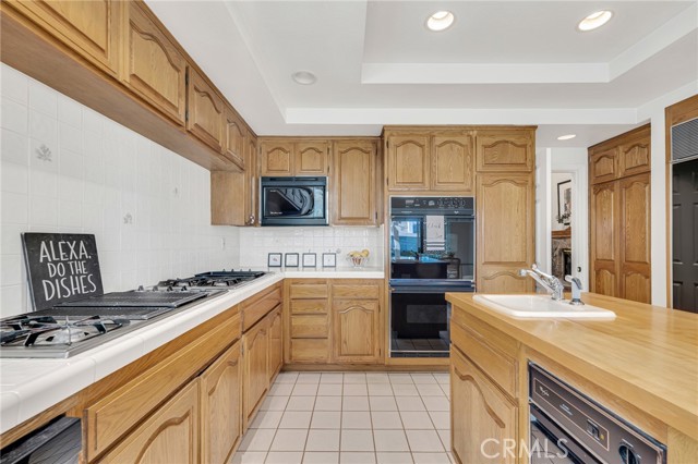 Detail Gallery Image 25 of 55 For 18830 Beechtree Ln, Porter Ranch,  CA 91326 - 5 Beds | 4/1 Baths
