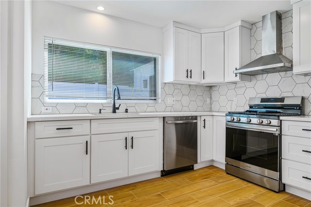 Detail Gallery Image 4 of 14 For 5706 Burnet Ave, Sherman Oaks,  CA 91411 - 3 Beds | 2 Baths