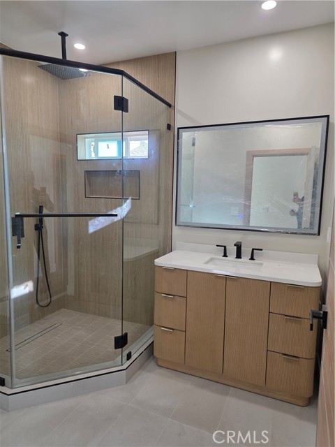 Detail Gallery Image 11 of 14 For 254 W Santa Anita, Burbank,  CA 91502 - 3 Beds | 3 Baths