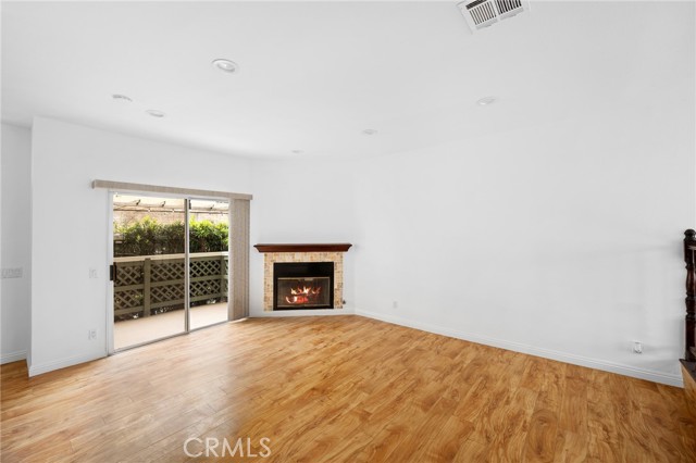 Detail Gallery Image 6 of 34 For 8958 Burnet Ave #C6,  North Hills,  CA 91343 - 2 Beds | 3 Baths
