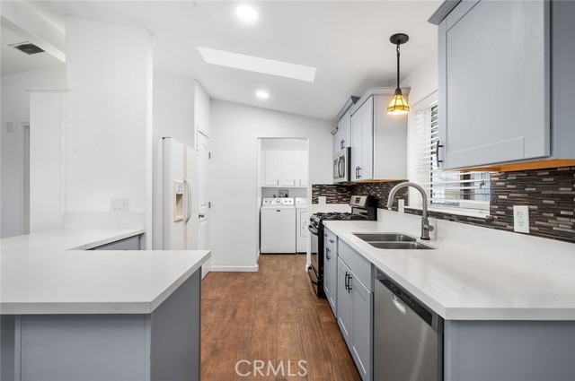 9850 Garfield, Huntington Beach CA: https://media.crmls.org/medias/8521f635-c03b-4e5e-892c-9c6f521a4b91.jpg
