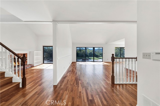 1611 Valecroft Avenue photo 3