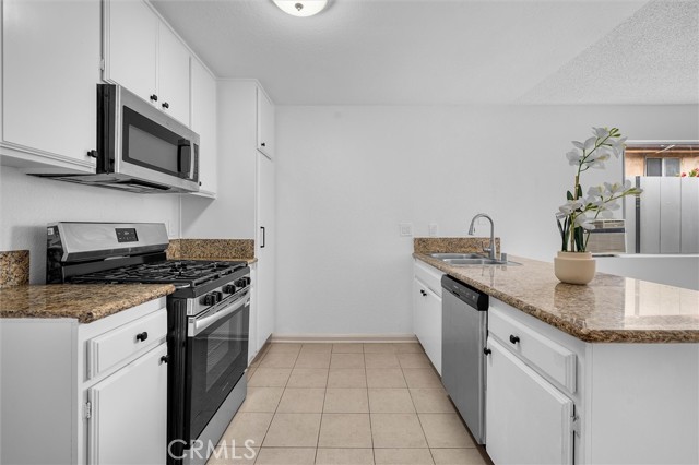 548 Bonita Street, San Pedro CA: https://media.crmls.org/medias/852485a7-fe75-4849-91f9-798a6a3ea4d4.jpg