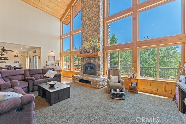 82 Patenaude Court, Oroville CA: https://media.crmls.org/medias/8524d748-2161-486f-8598-c56703bbf1e4.jpg