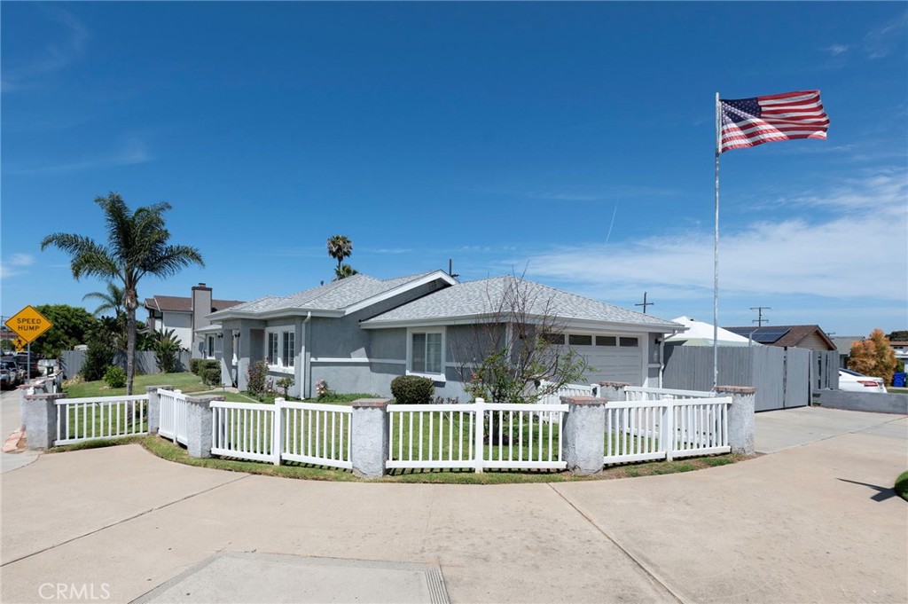 1516 Grove