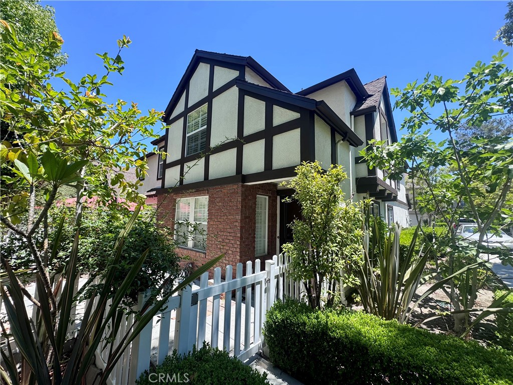32 Three Vines Court