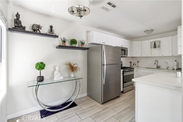 Detail Gallery Image 8 of 18 For 5629 Satsuma Ave #1/2,  North Hollywood,  CA 91601 - 1 Beds | 1 Baths