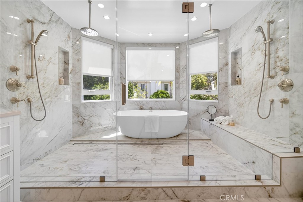 https://media.crmls.org/medias/85259bed-3160-4c5f-8067-8ae447b5cb84.jpg?preset=X-Large