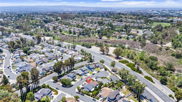 27231 Eastridge Drive, Lake Forest CA: https://media.crmls.org/medias/85276727-82fe-4d18-9bec-855d3777f7ee.jpg