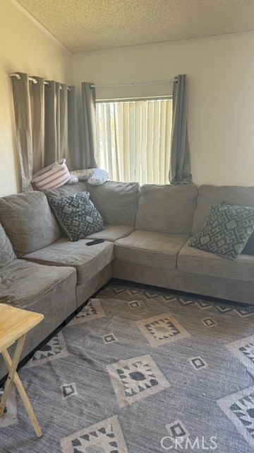 Detail Gallery Image 5 of 10 For 43625 Ponderosa St, Lancaster,  CA 93535 - 3 Beds | 2 Baths