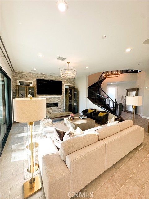 Detail Gallery Image 7 of 48 For 12039 Estrella Pl, Porter Ranch,  CA 91326 - 5 Beds | 5 Baths