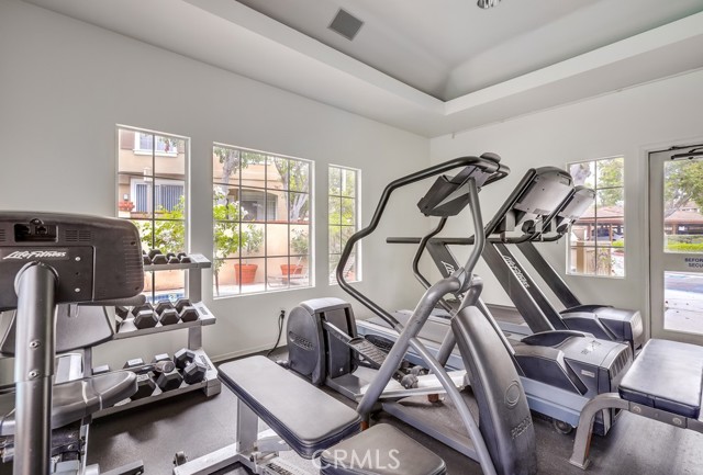 253 Gallery Way, Tustin CA: https://media.crmls.org/medias/8527f86c-d87a-4930-92a6-388dd1b59285.jpg