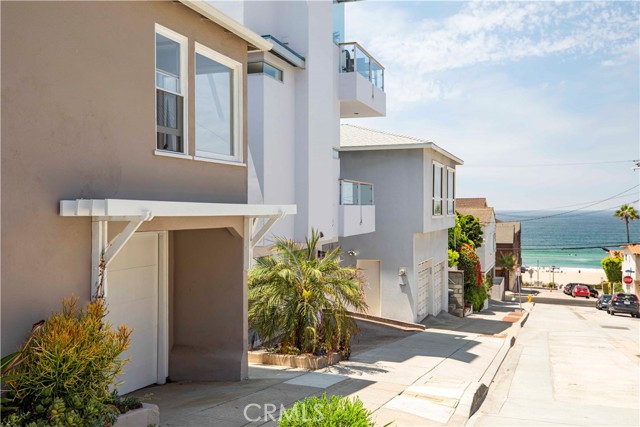204 38th Street, Manhattan Beach, California 90266, 3 Bedrooms Bedrooms, ,2 BathroomsBathrooms,Residential,Sold,38th,SB22186761