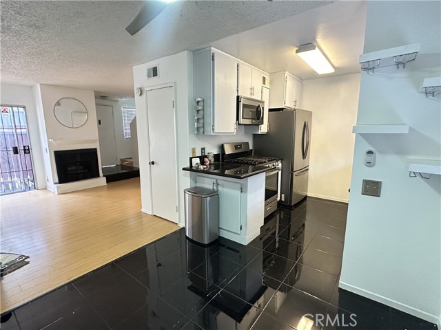 9336 Van Nuys Boulevard, Panorama City CA: https://media.crmls.org/medias/8528ae04-c847-4d5b-a290-b442583da005.jpg