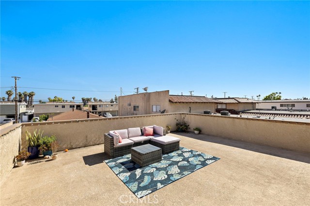 4292 Howard Avenue, Los Alamitos CA: https://media.crmls.org/medias/8528ea0f-53af-4c6f-8604-cd8113dfce5e.jpg