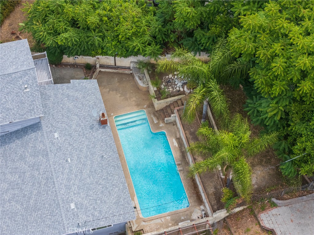 https://media.crmls.org/medias/852914f7-3278-47fd-bae8-185304e37513.jpg?preset=X-Large