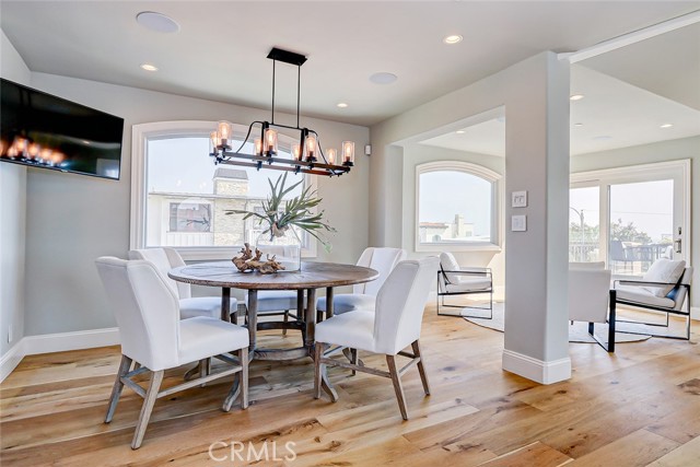 Detail Gallery Image 17 of 53 For 303 7th St a,  Manhattan Beach,  CA 90266 - 3 Beds | 3/1 Baths