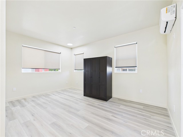 8457 Langdon, North Hills CA: https://media.crmls.org/medias/85295c38-3f08-4980-9cc1-a9209e0f1cf4.jpg