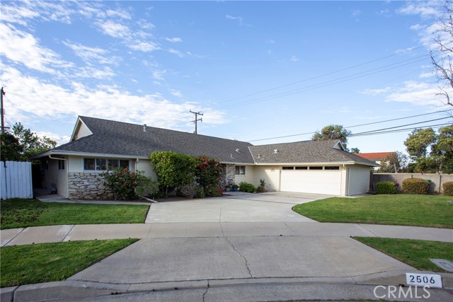 Detail Gallery Image 4 of 32 For 2506 E Roberta Dr, Orange,  CA 92869 - 3 Beds | 2 Baths