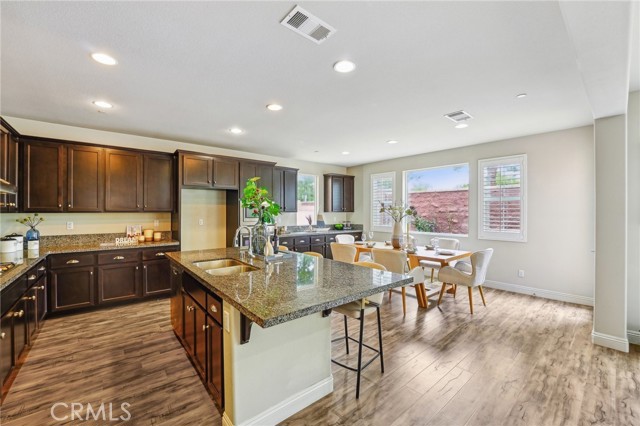 7766 Lupin Street, Chino CA: https://media.crmls.org/medias/852b4973-1f14-41f8-af14-be5424a8a973.jpg