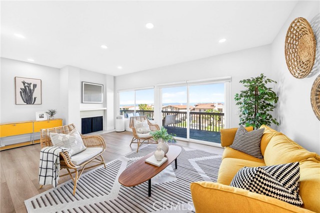 Detail Gallery Image 4 of 41 For 25 Hilltop Cir, Rancho Palos Verdes,  CA 90275 - 2 Beds | 2/1 Baths