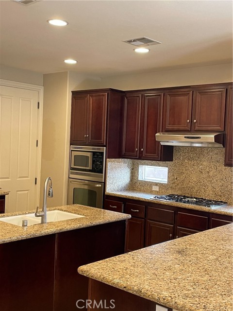 5307 Rose Arbor Lane, Bakersfield CA: https://media.crmls.org/medias/852c1414-7421-4b12-b845-37c6fcedbe93.jpg