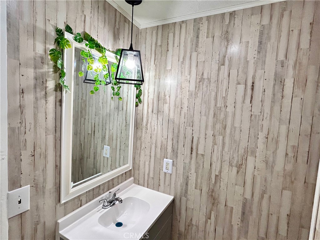 https://media.crmls.org/medias/852c4528-d5b0-44a0-92c9-020810ba7c8e.jpg?preset=X-Large