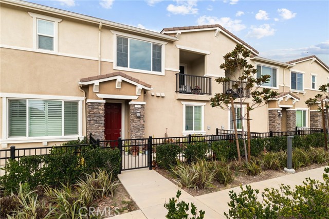 Detail Gallery Image 3 of 35 For 16680 Wyndham Ln #3,  Fontana,  CA 92336 - 2 Beds | 2/1 Baths