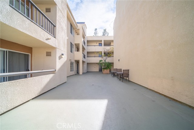 Detail Gallery Image 21 of 30 For 5545 Canoga Ave #121,  Woodland Hills,  CA 91367 - 2 Beds | 2 Baths