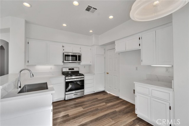 Detail Gallery Image 33 of 63 For 4314 Tornado, Palmdale,  CA 93552 - 3 Beds | 3 Baths