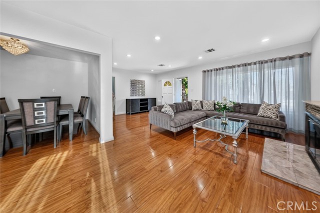 11407 Delano photo 13