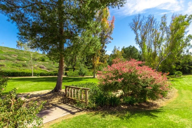 27992 Via Chocano, Mission Viejo CA: https://media.crmls.org/medias/852fb286-ba51-4f04-ae24-3053cc016063.jpg