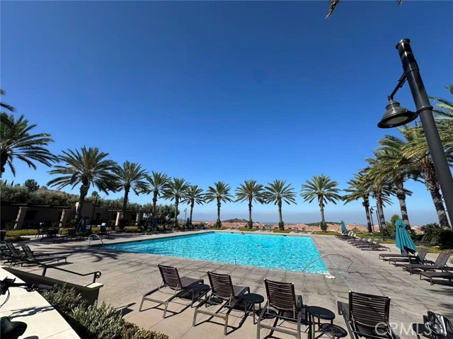 Detail Gallery Image 5 of 13 For 141 Dolci, Irvine,  CA 92602 - 4 Beds | 3 Baths