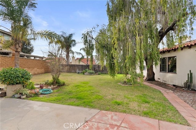 25839 Misson Rd, Loma Linda CA: https://media.crmls.org/medias/85302d4e-83d5-48a1-8dfe-d90ef9cb641b.jpg