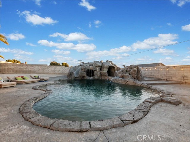 13136 Tawya Road, Apple Valley CA: https://media.crmls.org/medias/8530f03f-c1ac-4853-ae51-b5f96ad18226.jpg