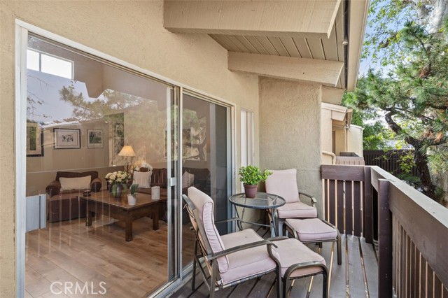 Detail Gallery Image 19 of 32 For 18350 Hatteras St #229,  Tarzana,  CA 91356 - 2 Beds | 1 Baths